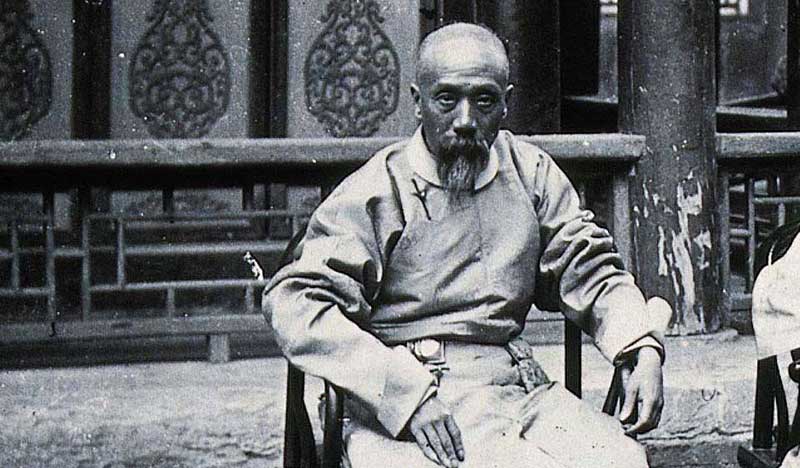 A photo of Yang Luchan (1799–1872), seated
